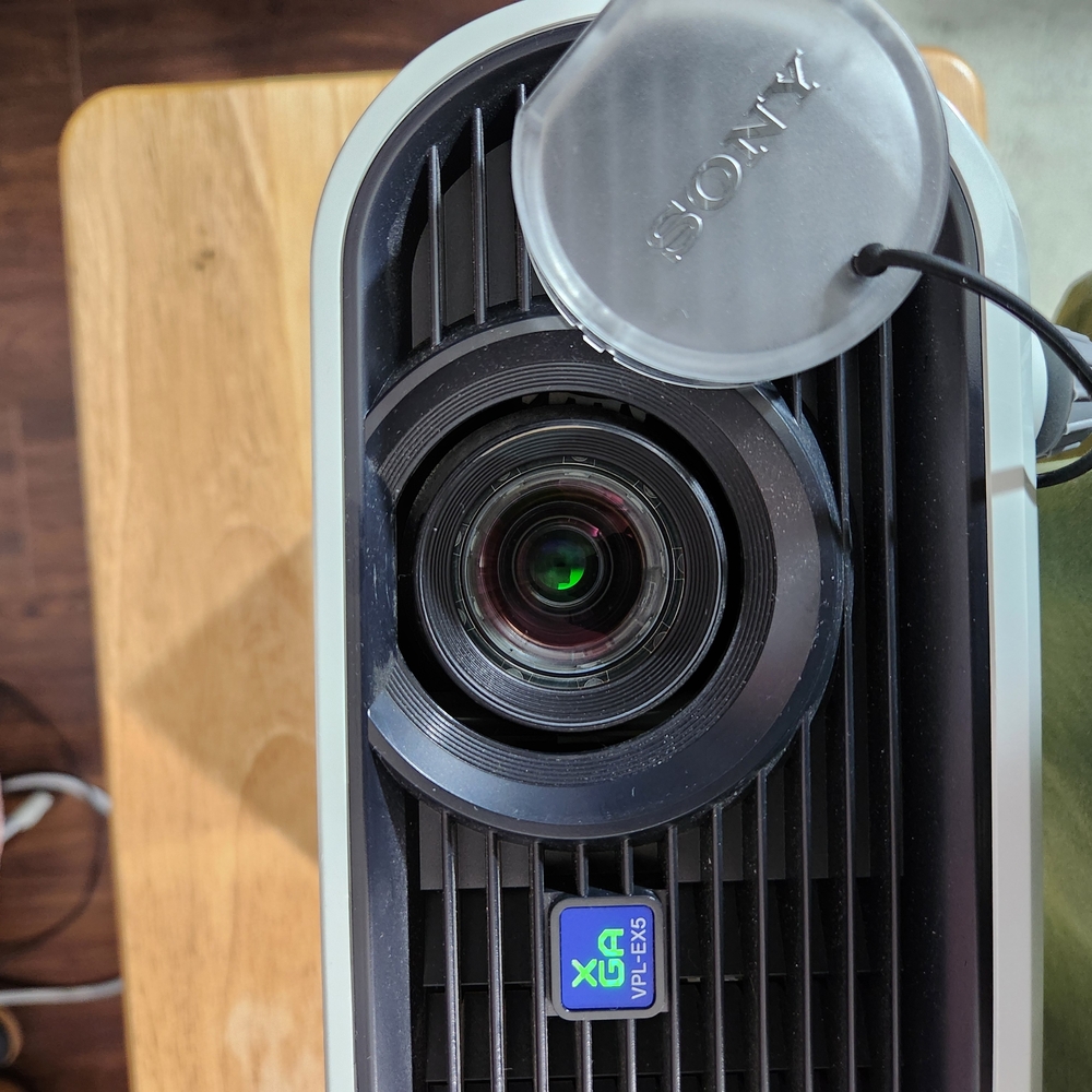 Sony White Projector - Picture 7 of 8